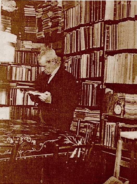 Antoni Palau i Dulcet en su librería