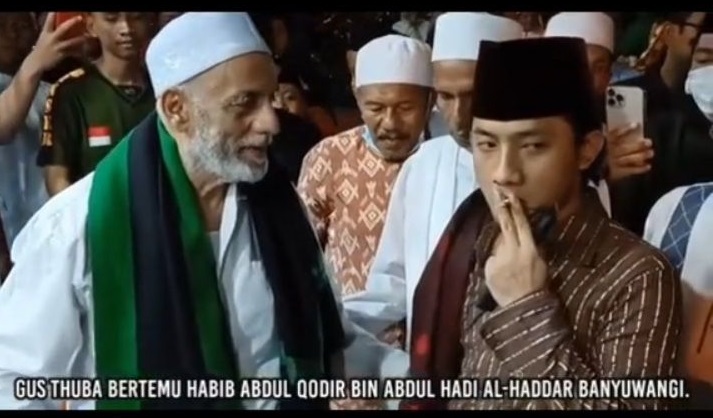 Merokok di Depan Habib Abdul Qodir, Gus Thuba Ramai Dikecam Publik: Sama Cucu Rasulullah Gak Ada Adab!