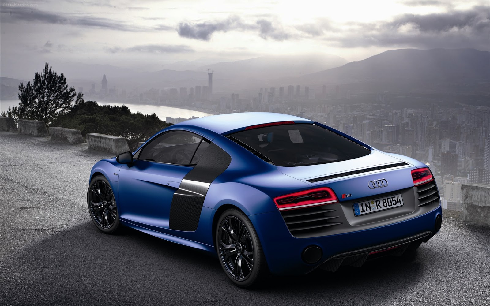 cars photos & wallpapers: audi r8 v10 spyder photos and wallpapers