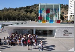 Exterior-del-Museo-Pompidou-de-Malaga-durante-la-inauguración