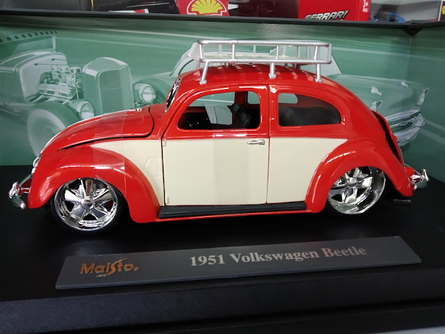 Maisto Design 1951 Volkswagen Beetle