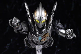 REVIEW SHFiguarts Trigger Dark, Bandai