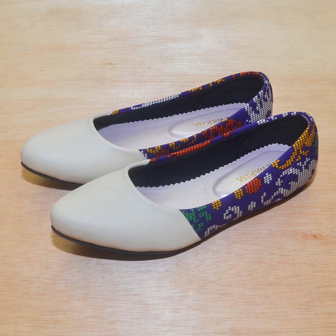  Sepatu  Batik Dayak Ungu  The Warna  Indonesia