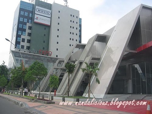 Nandaliciouz Pameran Batik  dan Bordir Nasional 2010 di  