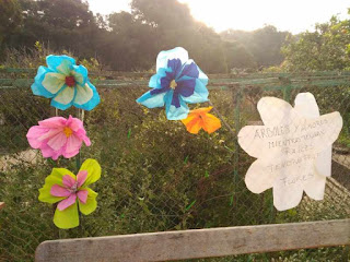 Decoración para fiestas de flores de papel