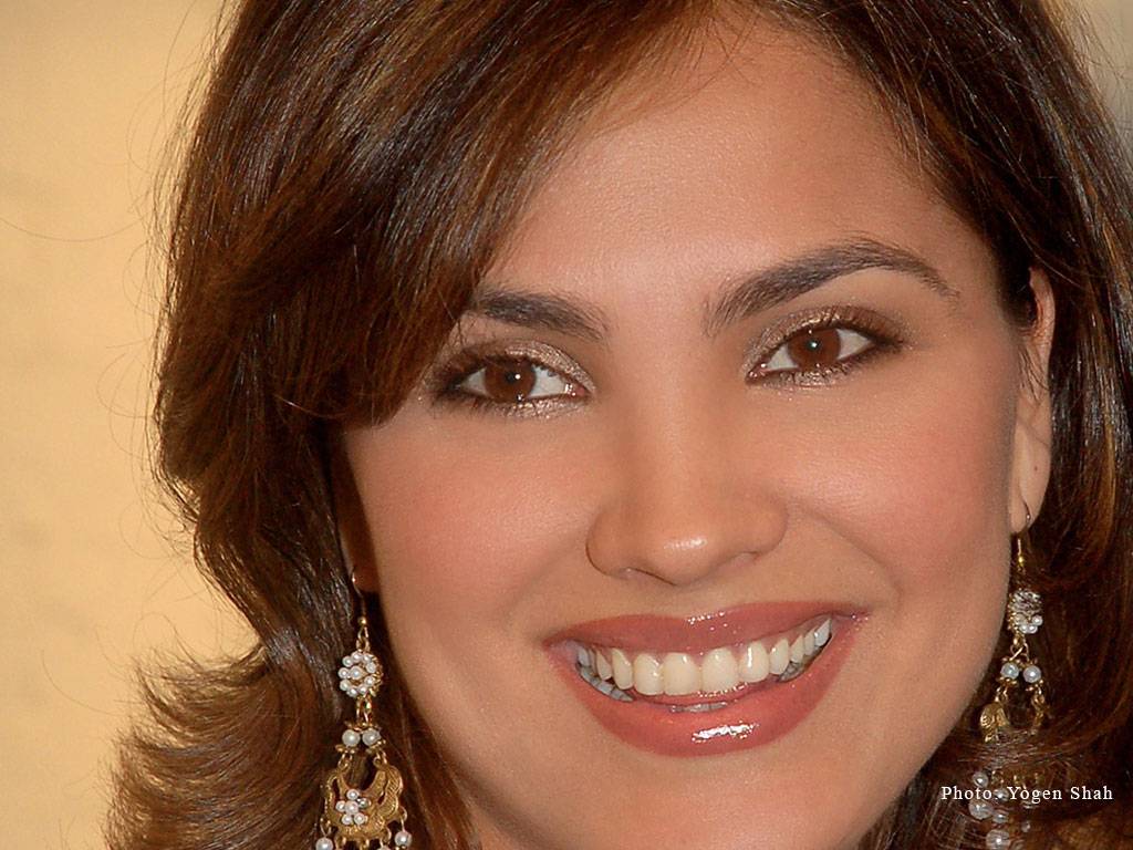 Lara Dutta - Wallpaper Actress