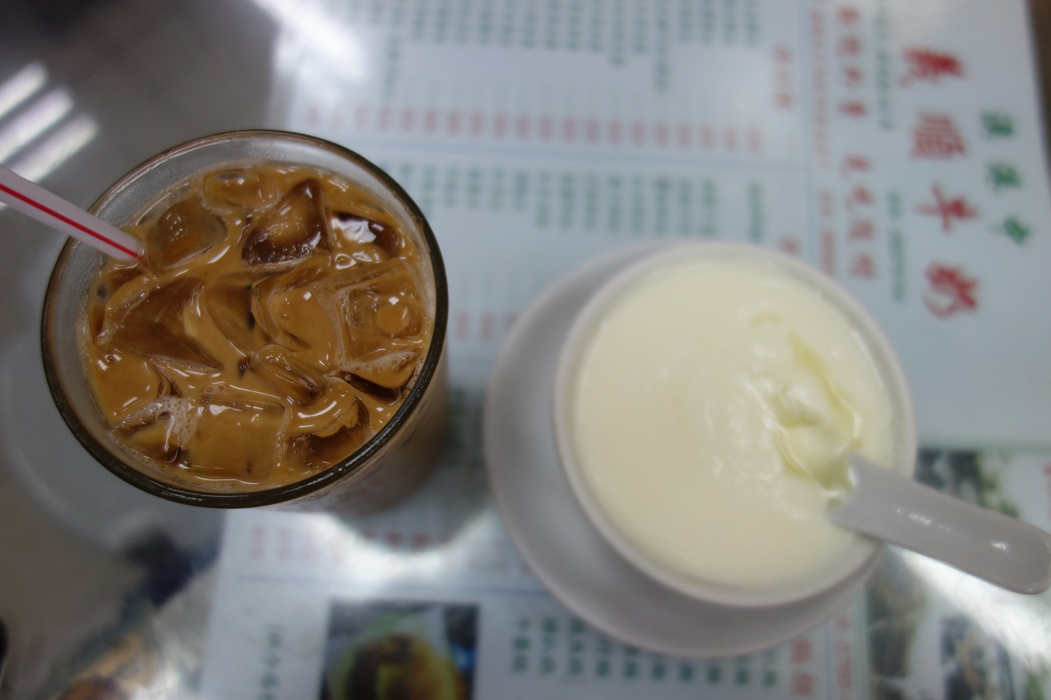 マカオ旅行：FOOD4：マカオおやつ：牛乳プリンとたまごプリン＠義順牛奶公司＋＠李禧記