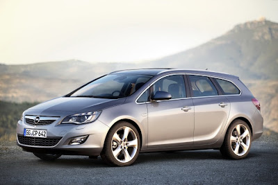 2011 Opel Astra Sports Tourer Photos