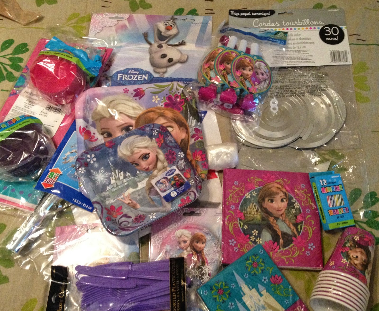 Cummins Life Wholesale  Party  Supplies  Frozen Party  Kit Review