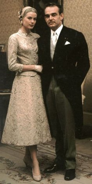 Grace Kelly y Rayniero de Mónaco en su boda civil en 1956.