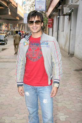 Vivek Oberoi promotes Prince on Radio Mirchi 98.3 FM image