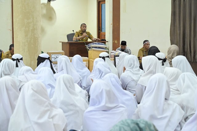 Wagub Audy Antar Bantuan untuk Madrasah Islamic Center di Siberut, Pemprov Perhatikan Pendidikan di Mentawai