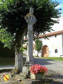 MAZIROT (88) - Croix de chemin (XVe siècle)