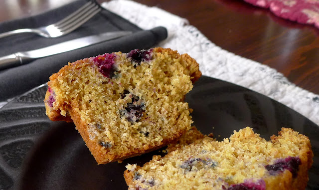 Black currant muffins