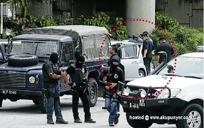 gambar penjenayah mati ditembak di melaka, penjenayah mati ditembak di tesco cheng, kejadian tembak menembak di tesco cheng, tembakan di tesco cheng melaka, gambar penjenayah mati ditembak di tesco cheng melaka, teratai boy, gambar teratai boy, tembak menembak di melaka