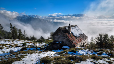 Resultado de imagem para uma casa nas montanhas geladas