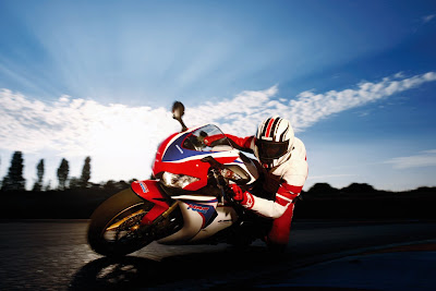 2010 Honda CBR1000RR Action