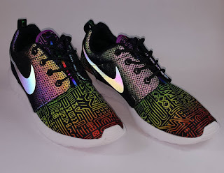 Nike Roshe Run Be True Reflective Premium, jual sepatu running , harga nike roshe run . nike running premium , sepatu lari premium, glow in the dark, toko sepatu running premium