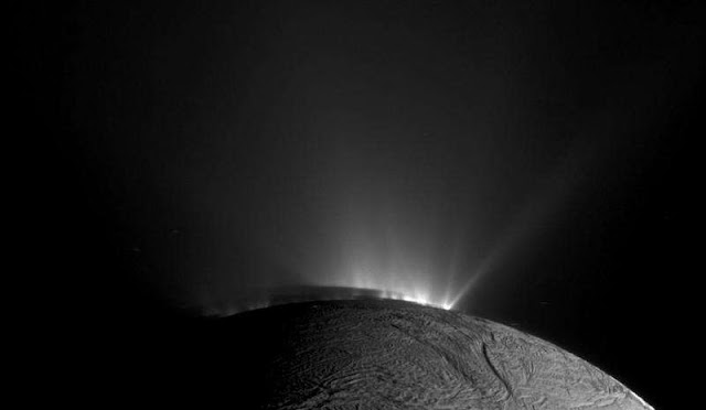 cekungan-mata-air-panas-enceladus-saturnus-astronomi