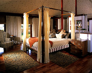 http://vietsukino.blogspot.com/2012/11/hotel-paling-mewah-di-dunia.html