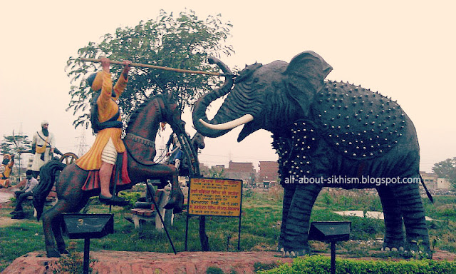 Bhai Bachittar Singh attacking the Elephant