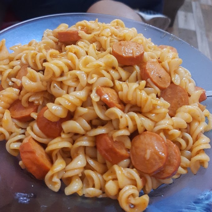 O MELHOR MACARRÃO COM SALSICHA