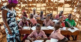 KWA NINI WALIMU WENGI HUPENDA KUFANYA KAZI MJINI? – SABABU, ATHARI NA SULUHISHO