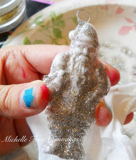 http://amazingmoldputty.blogspot.com/2012/12/vintage-inspired-santa-claus-ornaments.html