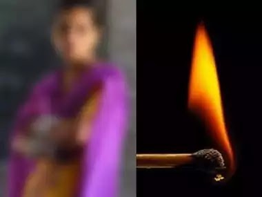 பொலிஸ் நிலையத்தில் தீ வைத்துக்கொண்ட பெண் வைத்தியசாலையில் அனுமதிக்கப்பட்டுள்ளார்.