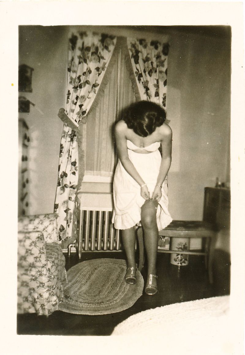 Seduction: 50 Hilarious Vintage Photographs of Women From 