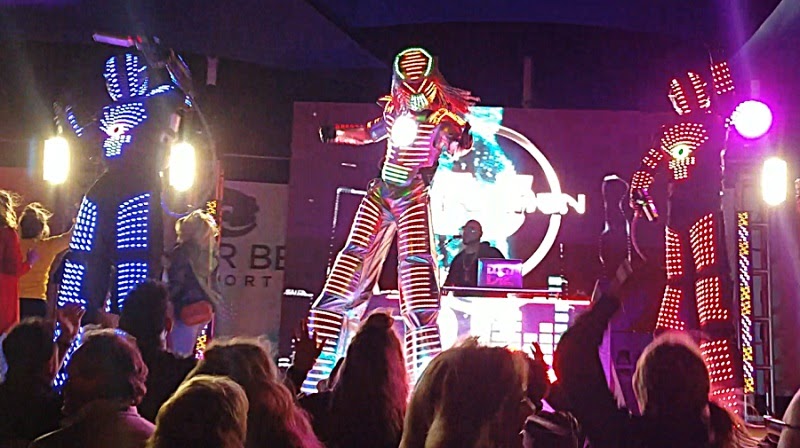 You cannot Think About a Party Without LED Robots in Miami!