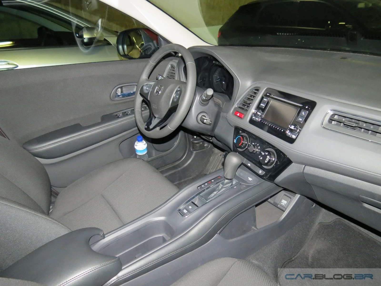 Honda HR-V LX CVT- interior