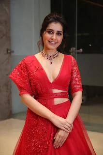 Raashi Khanna Stills at World Famous Lover Movie Pre Release