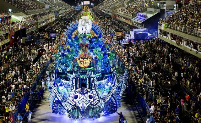 Rio de Janeiro Carnival sambadromes to dance and party