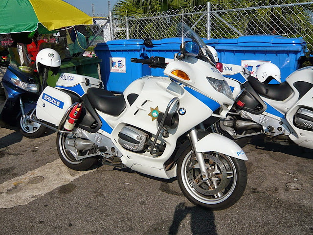 2008 Macau Grand Prix (澳門賽車) - Macau Police Car  (BMW Bike & Mazda Van)