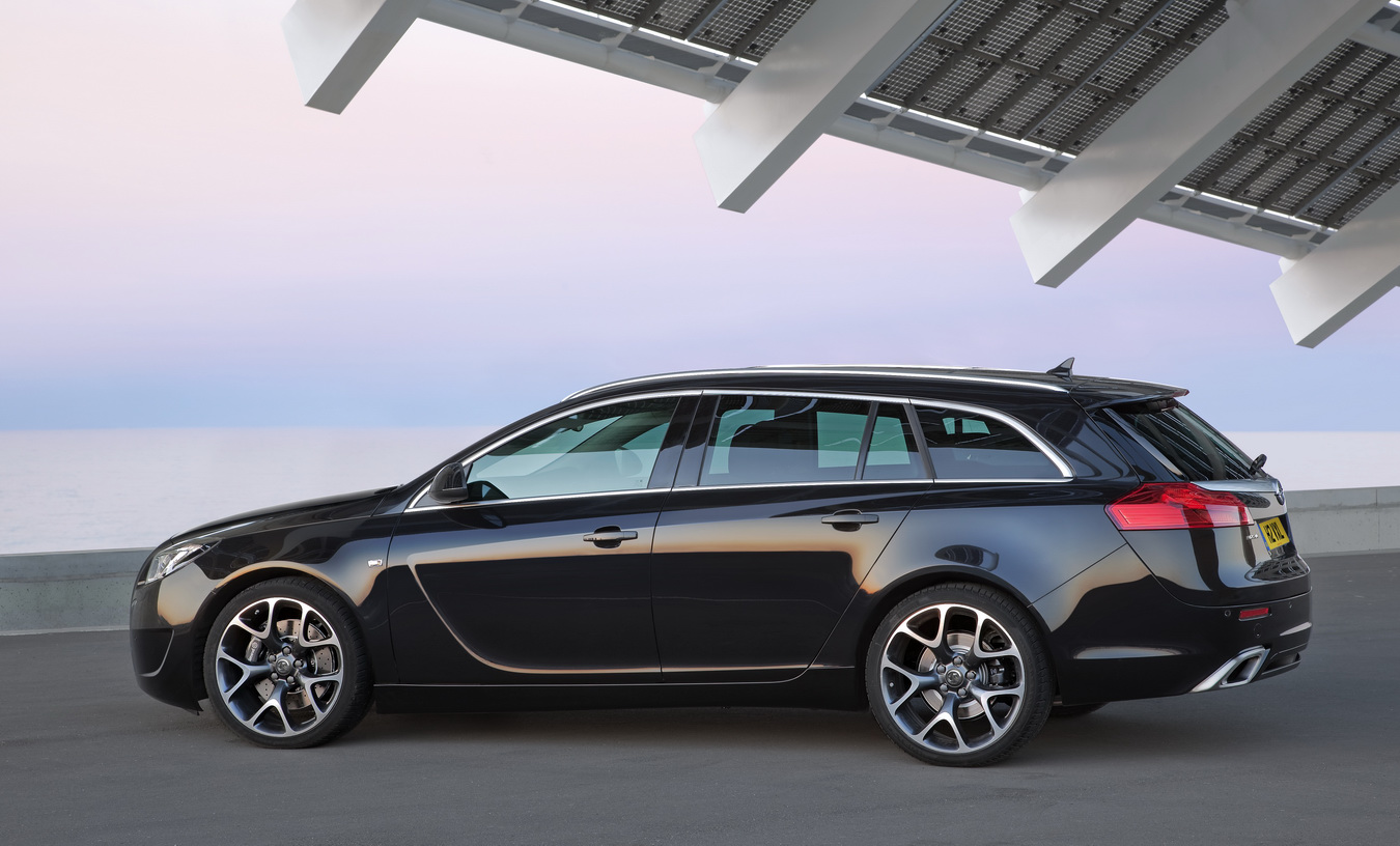 AUTO CARS NEW 2011: Vauxhall Insignia VXR Sports Tourer Wallpaper