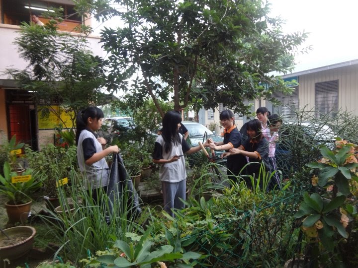 Kerja Amal Form 5  Panitia Pendidikan Moral Smk Bandar 