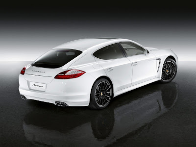 Porsche Panamera Hybrid and Diesel for 2011 announced