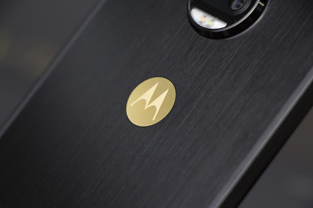 Moto Z 2018 Unboxing Photos: The Most Premium Motorola Phone