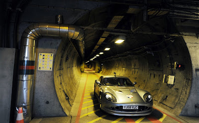 Ginetta G50EV and John Surtees at the Channel Tunnel, photos, Ginetta G50EV and John Surtees at the Channel Tunnel pictures, Ginetta G50EV and John Surtees at the Channel Tunnel images, Ginetta G50EV and John Surtees at the Channel Tunnel