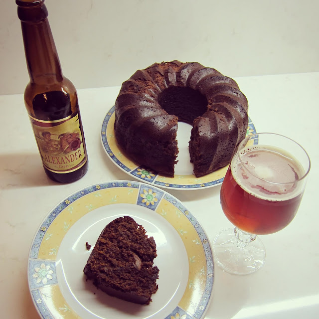 paraxeno pirouni, the odd fork, odd fork, vegan beer cake, vegan cake with greek beer, greek beer cake recipe, vegan molasses spiced cake, greek spiced vegan cake