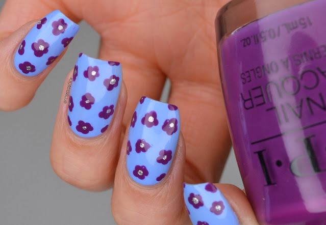 Tiny Flower Nail Art