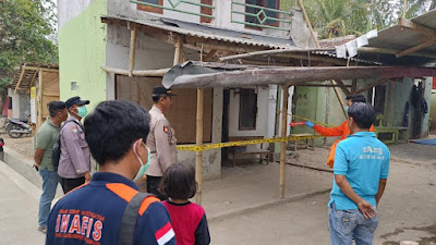 Pria Ditemukan Tewas Tergantung dengan Leher Terjerat,Polres Serang Evakuasi Korban