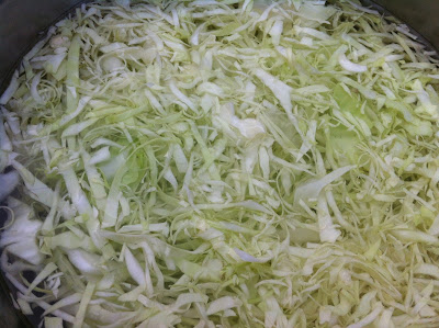 THAI FOOD STIR FRIED CABBAGE WITH PORK CHILLI CURRY