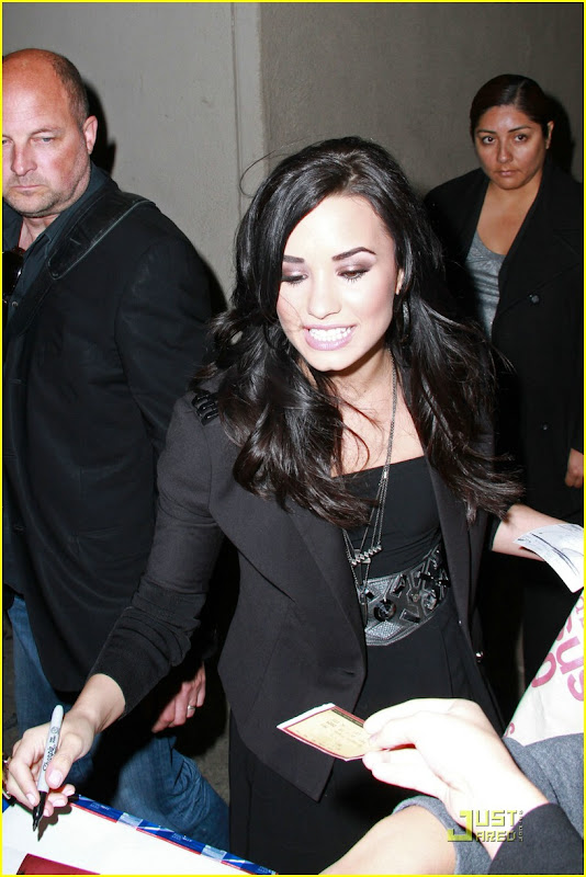 [demi-lovato-jimmy-kimmel-05.jpg]