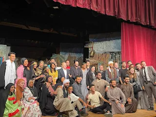 فريق التمثيل بأكاديمية طيبة يقدم عرضا مسرحياً مبهراً في مسابقة وزارة التعليم العالي