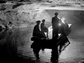 Paseo en barco - Mammoth Cave a principios del siglo XX