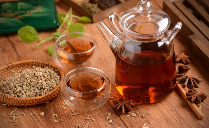 15 benefícios ao beber chá de erva-doce