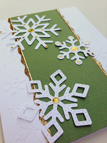 Snowflake Card @craftsavvy @lawnfawn #craftwarehouse #lawnfawn #holiday #christmas #card