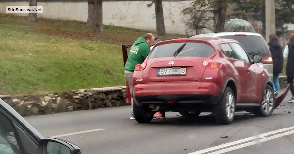 Accident rutier pe Calea Unirii din Suceava. O persoană a fost rănită. Traficul rutier este blocat pe sensul Burdujeni - Centru
